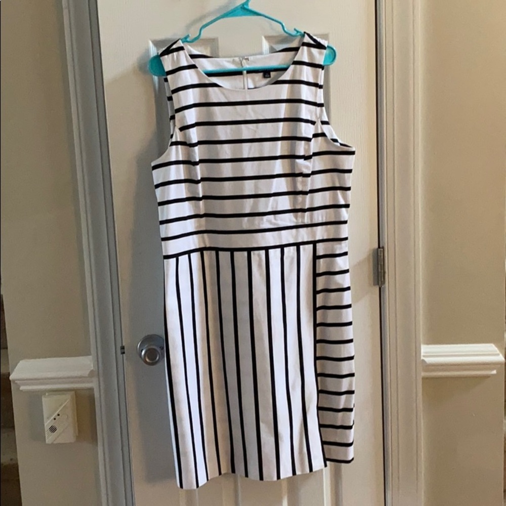 Tommy Hilfiger sleeveless work dress